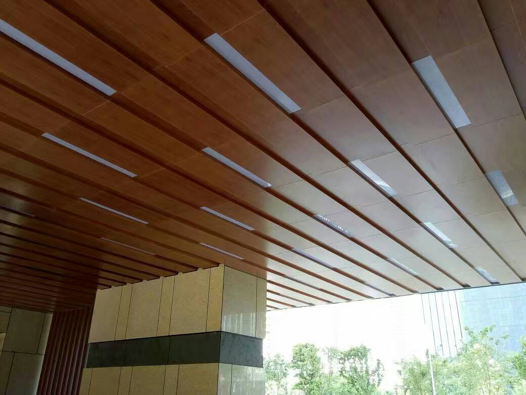 仿木纹铝板