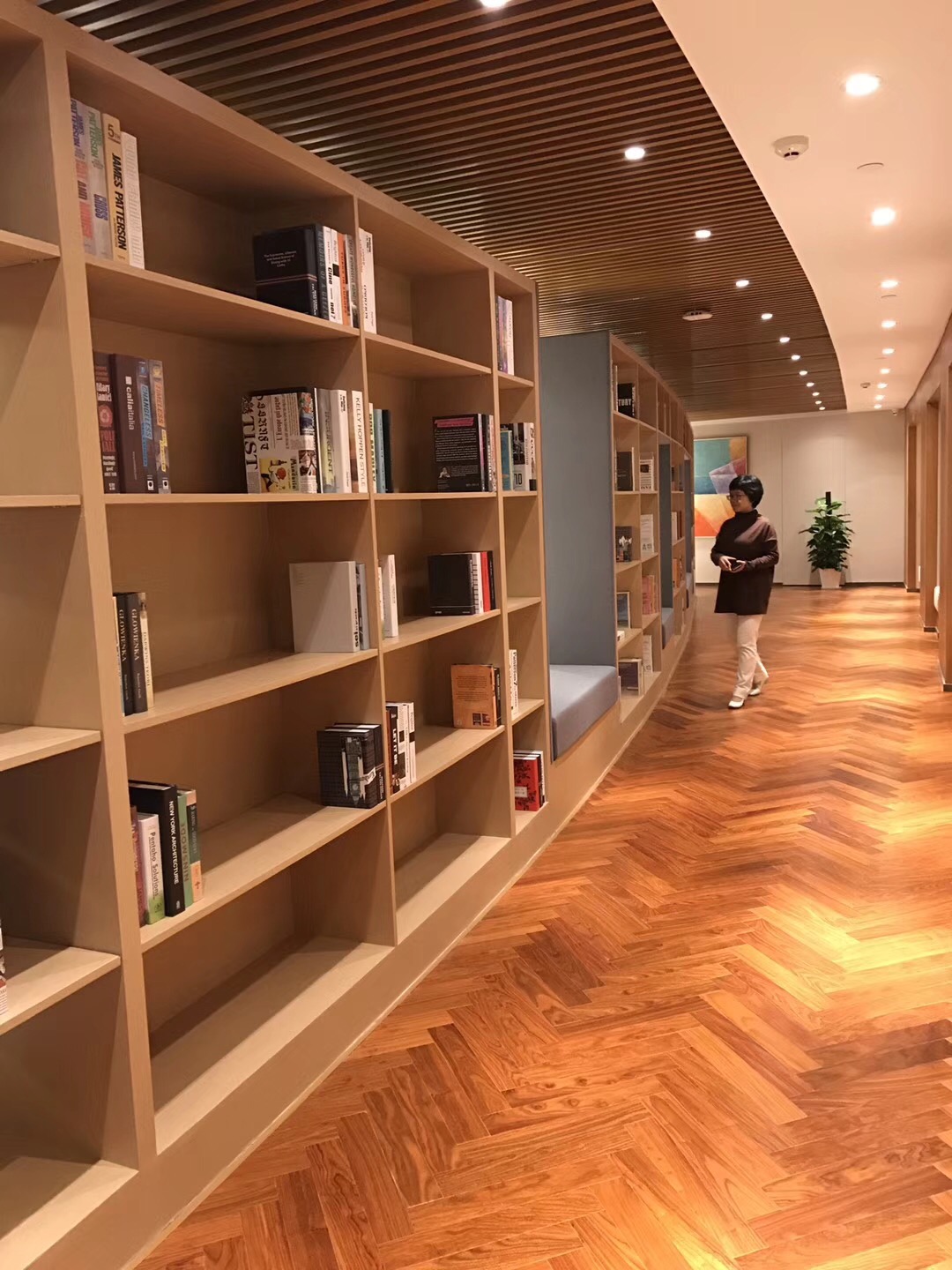 木纹铝方通吊顶